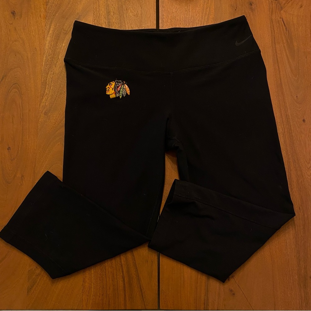 Nike Performance Womens Chicago Blackhawks Capri Black Leggings Gym Yoga Size M